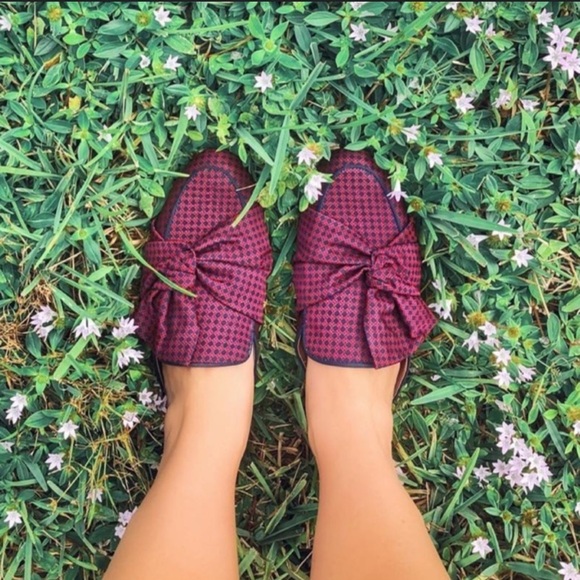 A New Day Burgundy Bow Backless Mules - Picture 1 of 6